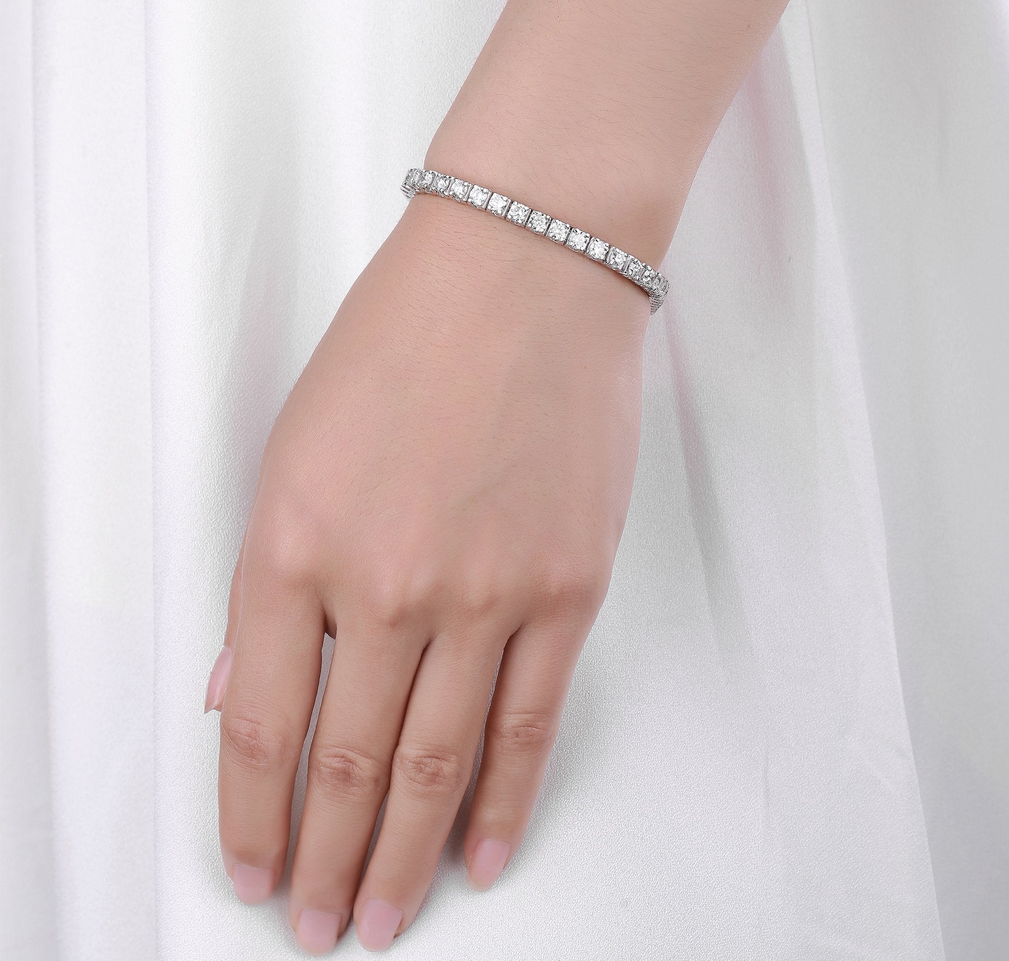Smiling Rocks Lab Grown Diamond Essentials Tennis Bracelet in 10K 7.41ctw White Gold 