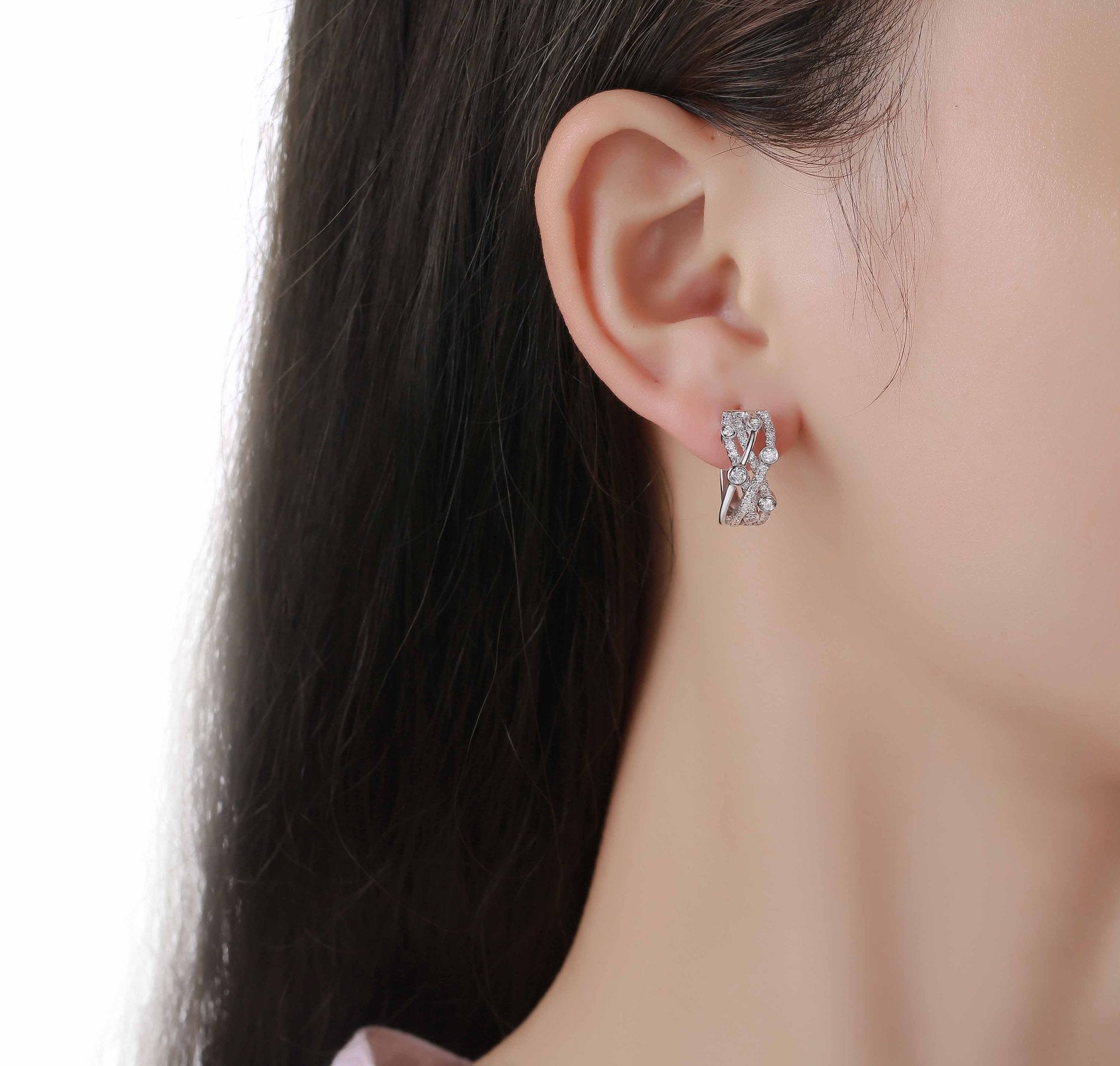 Smiling Rocks Lab grown diamond Bubbly Criss Cross Hoop Earrings in 10K 1.02ctw White Gold