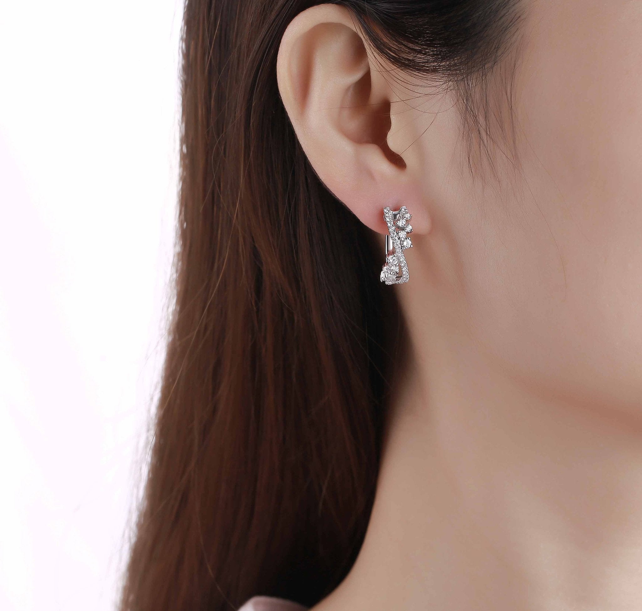 Smiling Rocks Lab Grown Diamond Drizzle Cross Hoop Earrings in 10 K 0.94ctw White Gold