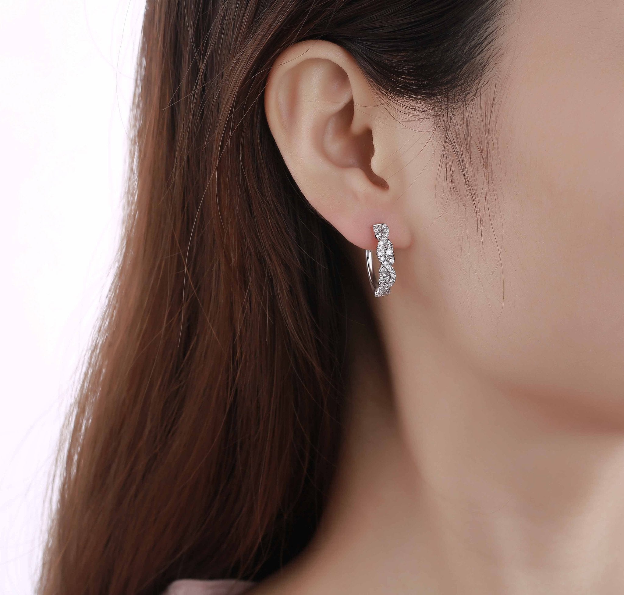 Smiling Rocks Lab Grown Diamond Drizzle Twisted Hoop Earrings in 10 K 0.87ctw White Gold