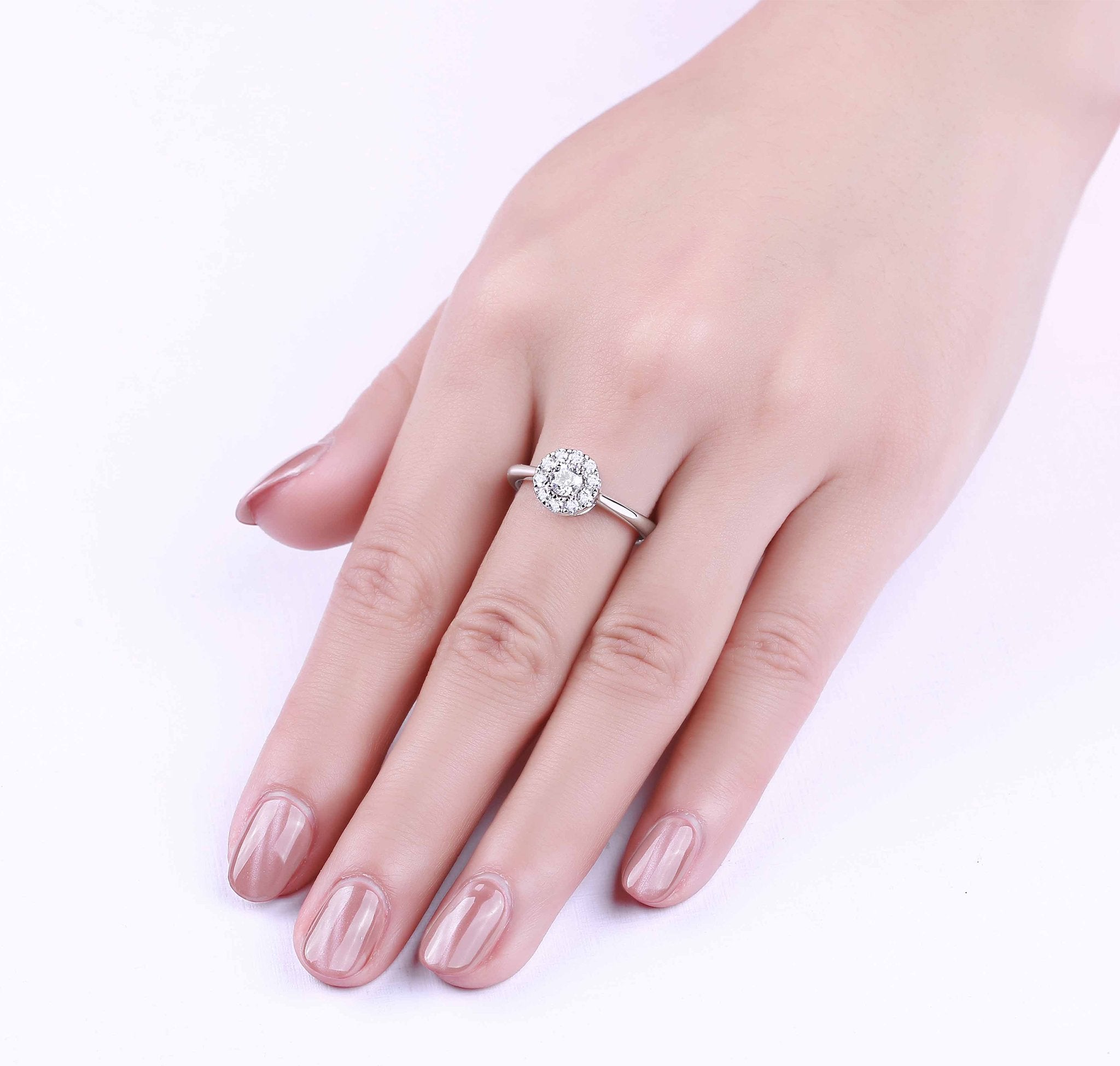 ダイヤモンドリング　0.59ct K18WG ダイヤモンド0.59ct スター(星)モチーフ リング - 株式会社上野